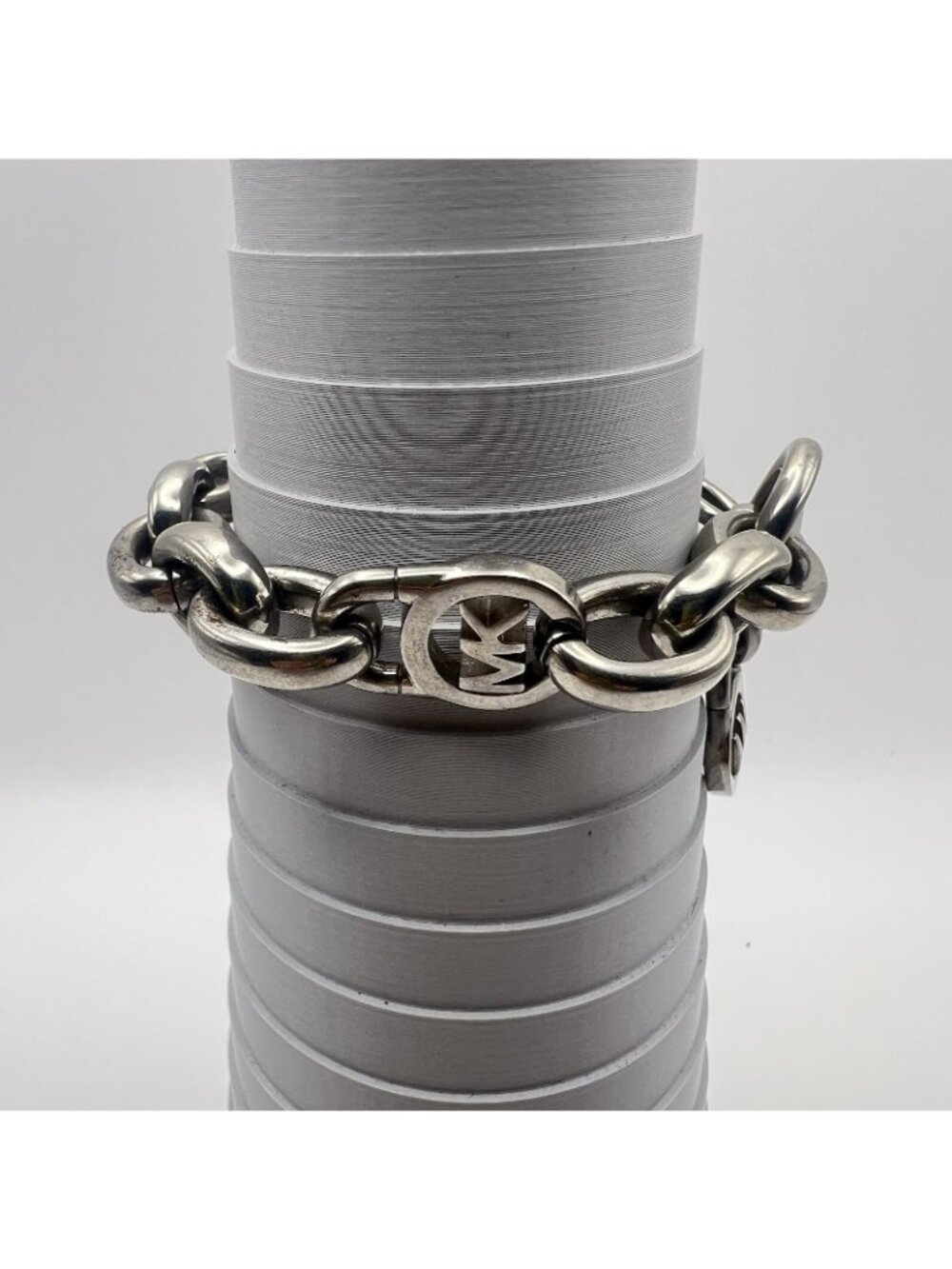 Michael Kors MK Logo Padlock Silver Tone Chunky Link Chain Toggle Bracelet 8" - Picture 10 of 12